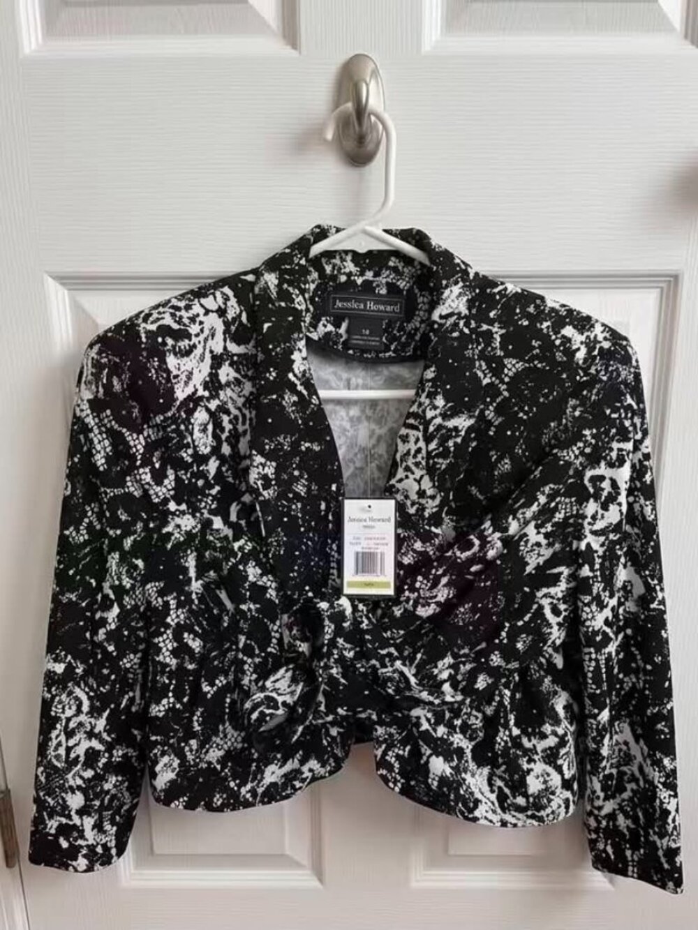 Jessica Howard Cropped Blazer Jacket NWT Women's Size 14 Black White #